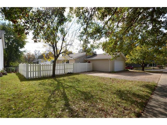 1106 Stormyoak Dr, Ballwin, MO 63021 photo 19