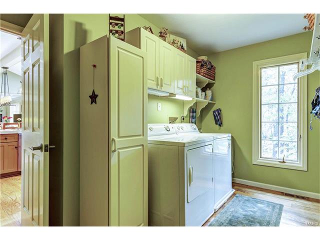 447 Shadowridge Ct, Ballwin, MO 63011 photo 20