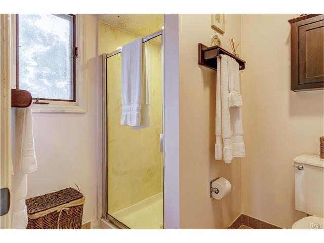 447 Shadowridge Ct, Ballwin, MO 63011 photo 23