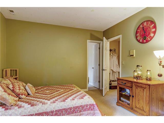 447 Shadowridge Ct, Ballwin, MO 63011 photo 37