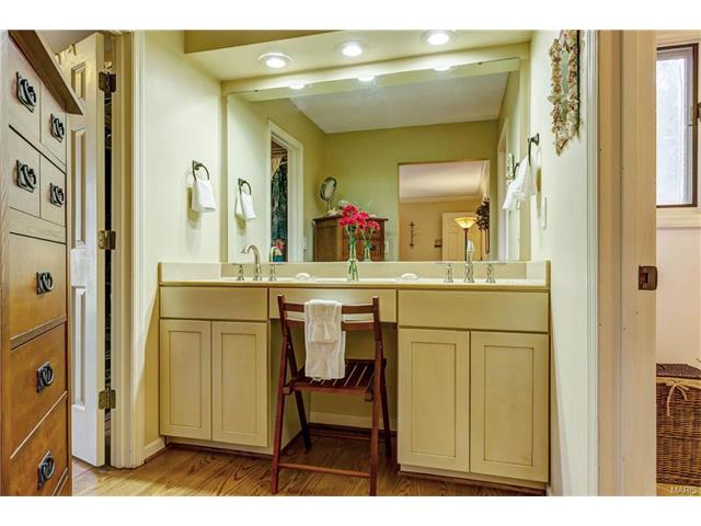 447 Shadowridge Ct, Ballwin, MO 63011 photo 22