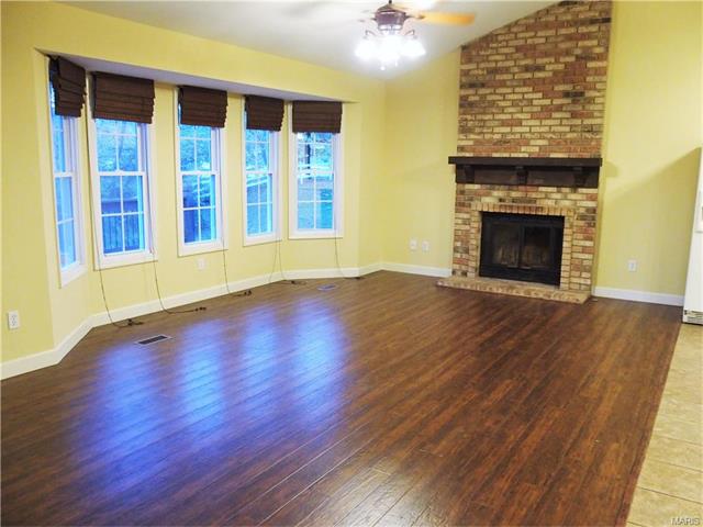 24 Dorchester Ct, Saint Peters, MO 63376 photo 8