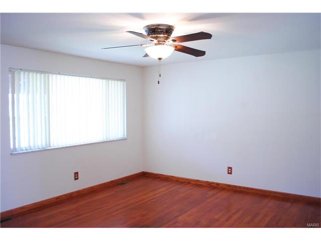 502 Clover Ln, O'fallon, MO 63366 photo 5