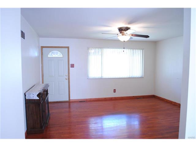 502 Clover Ln, O'fallon, MO 63366 photo 6