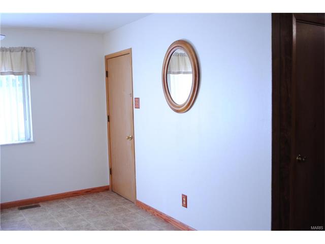 502 Clover Ln, O'fallon, MO 63366 photo 12