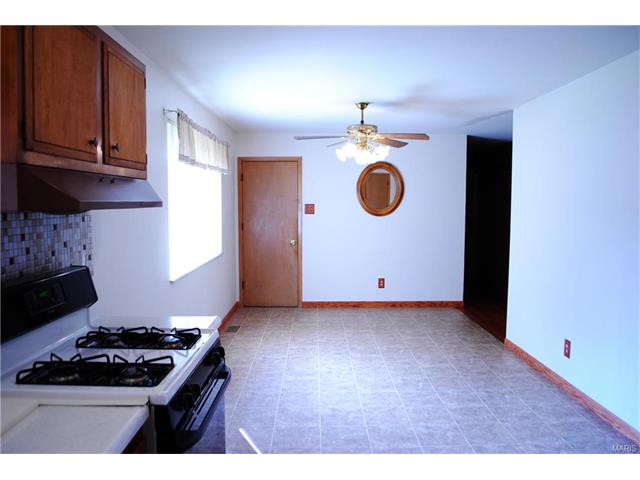502 Clover Ln, O'fallon, MO 63366 photo 14