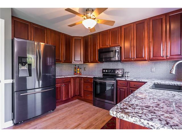 1419 Pepperdine Ct, Ballwin, MO 63021 photo 11