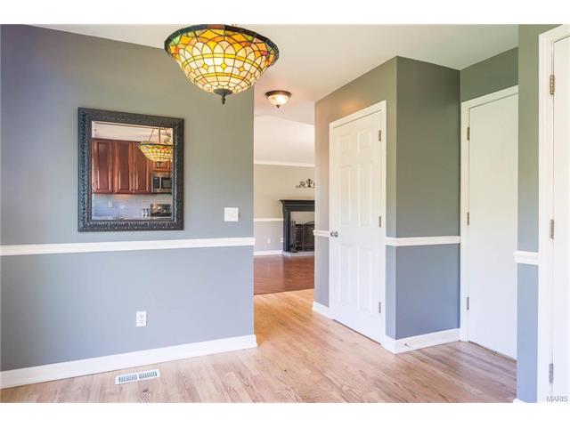 1419 Pepperdine Ct, Ballwin, MO 63021 photo 12