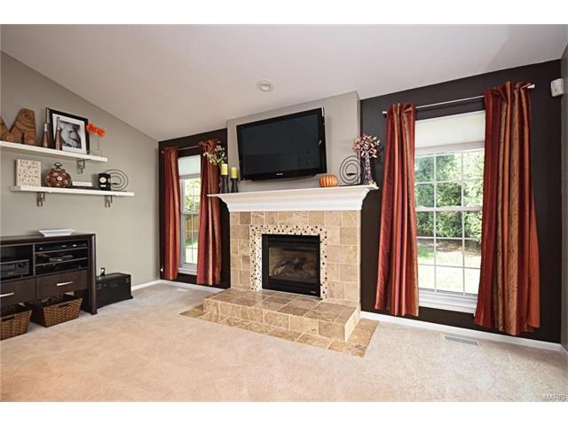 1425 Kentbrooke Dr, Ballwin, MO 63021 photo 12