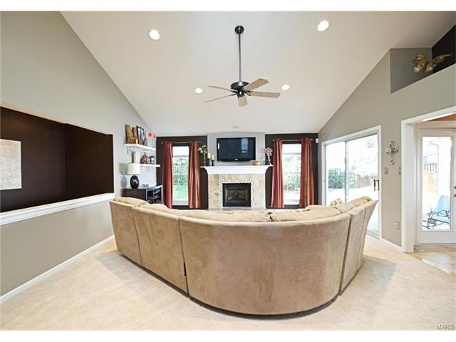 1425 Kentbrooke Dr, Ballwin, MO 63021 photo 10