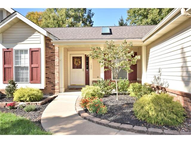 1425 Kentbrooke Dr, Ballwin, MO 63021 photo 4