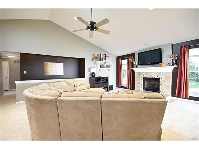 1425 Kentbrooke Dr, Ballwin, MO 63021 photo 11