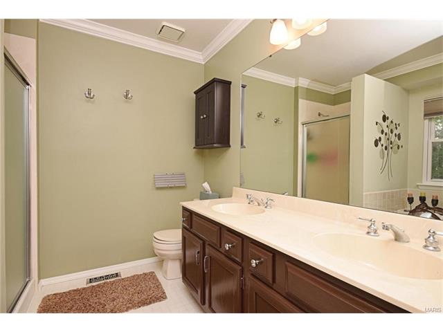1425 Kentbrooke Dr, Ballwin, MO 63021 photo 17