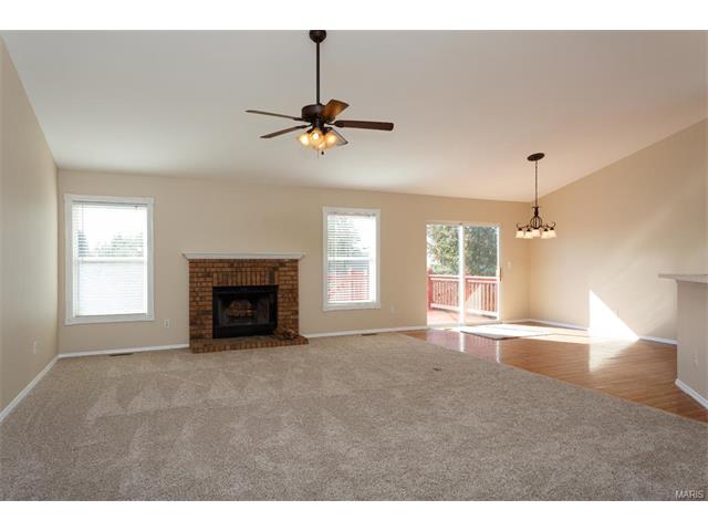 240 Royallmanor Ln, O'fallon, MO 63368 photo 2