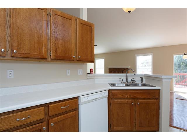 240 Royallmanor Ln, O'fallon, MO 63368 photo 7