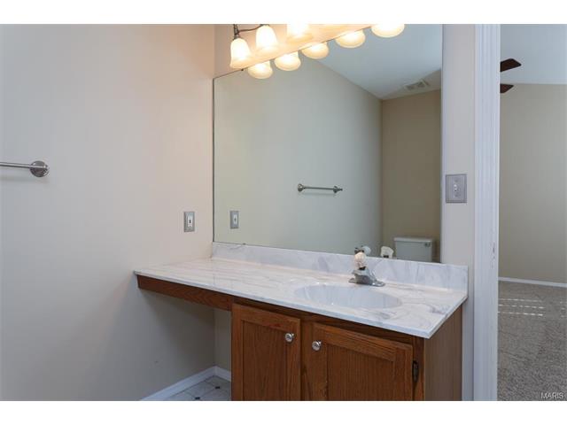240 Royallmanor Ln, O'fallon, MO 63368 photo 11
