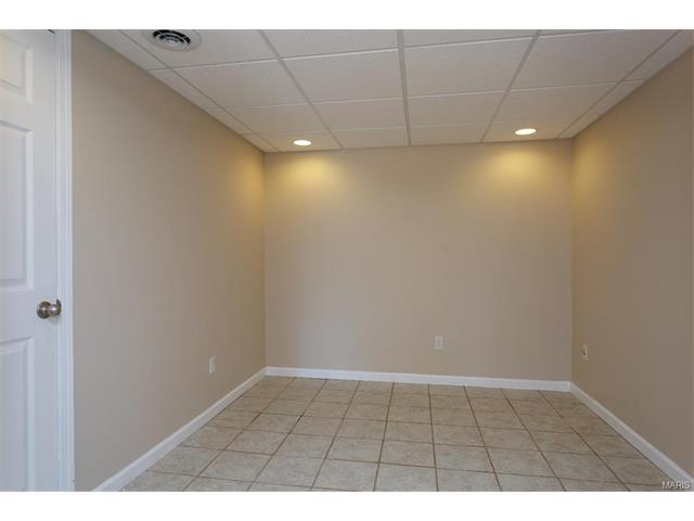 240 Royallmanor Ln, O'fallon, MO 63368 photo 15