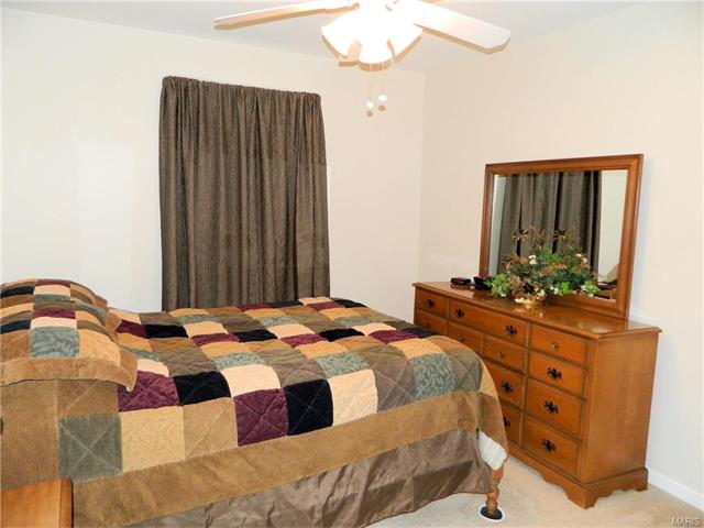 715 Longfellow Cir, O'fallon, MO 63366 photo 26