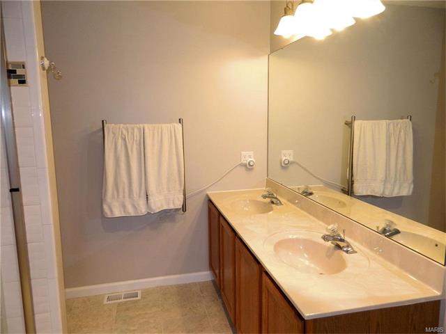 715 Longfellow Cir, O'fallon, MO 63366 photo 22