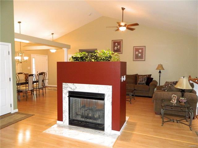 715 Longfellow Cir, O'fallon, MO 63366 photo 12