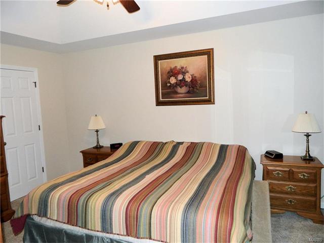 715 Longfellow Cir, O'fallon, MO 63366 photo 23