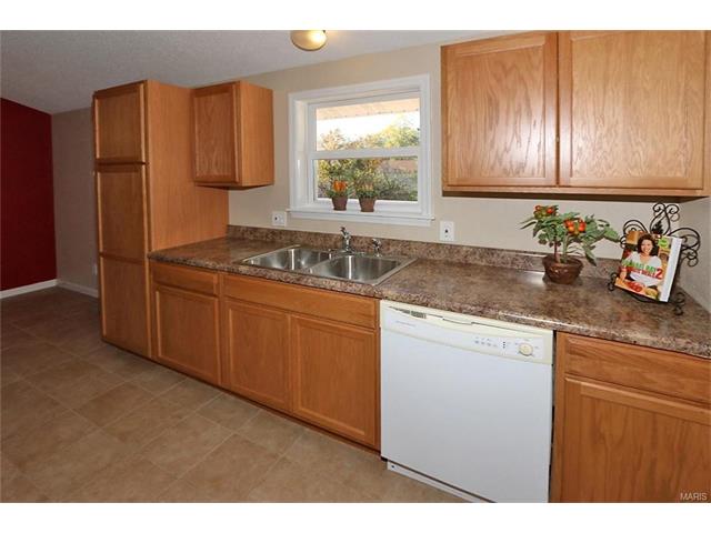 1905 Pebble Brook Dr, O'fallon, MO 63366 photo 5