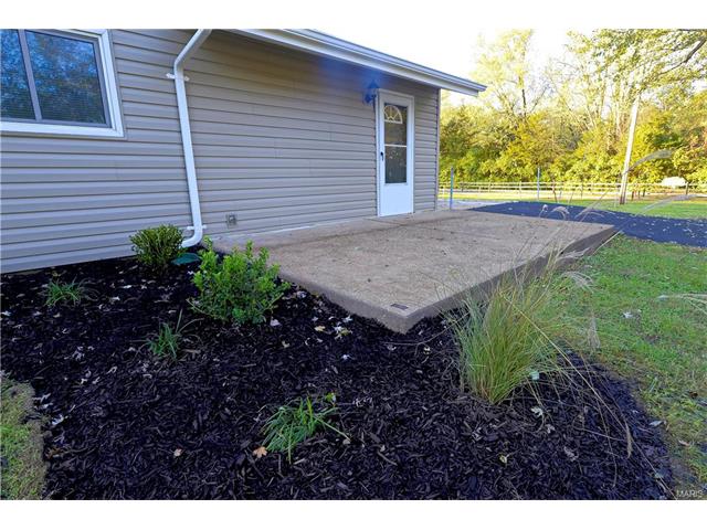 499 Hill Dr, Eureka, MO 63025 photo 3