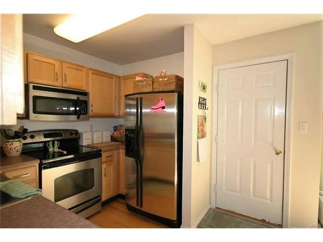 350 Heritage Cmns, O'fallon, MO 63368 photo 6