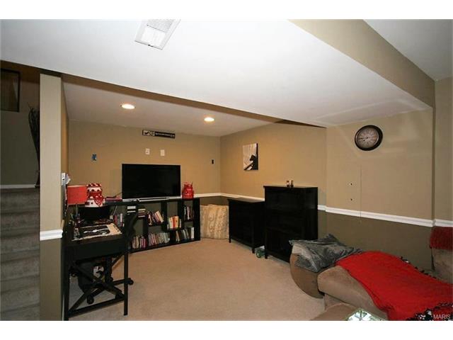 350 Heritage Cmns, O'fallon, MO 63368 photo 16