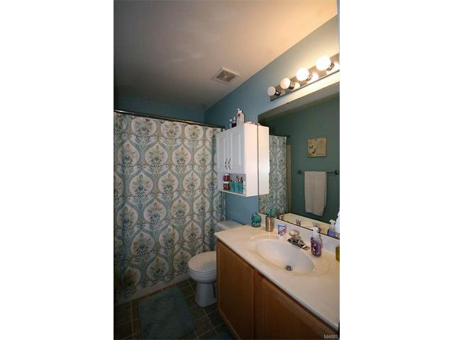 350 Heritage Cmns, O'fallon, MO 63368 photo 12