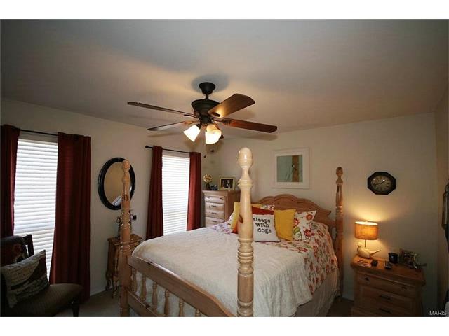350 Heritage Cmns, O'fallon, MO 63368 photo 11