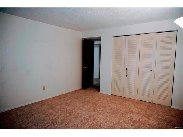 1633 Award Dr, Ballwin, MO 63021 photo 13