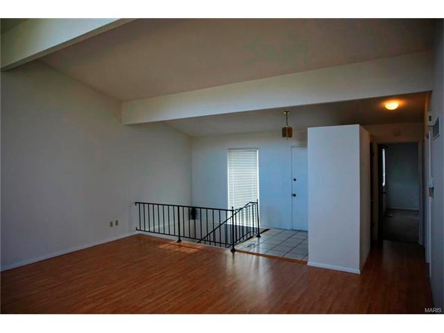 1633 Award Dr, Ballwin, MO 63021 photo 6