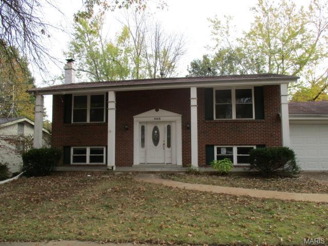 598 Golfwood Dr, Ballwin, MO 63021 photo 3