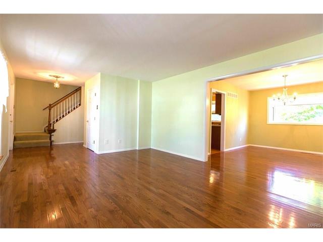 8 Hagers Ml, Ballwin, MO 63021 photo 3