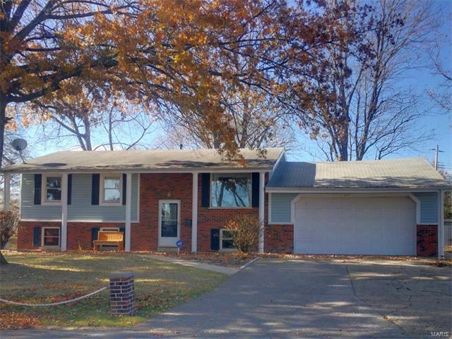 605 Clover, O Fallon, MO 63366 photo 1
