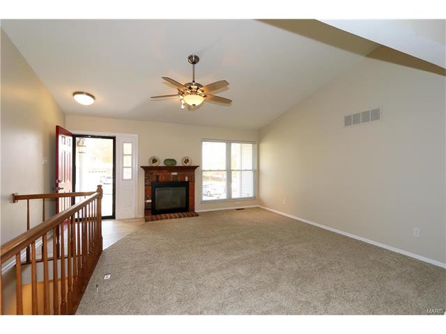 5 Carriage Creek Ct, Ballwin, MO 63021 photo 3