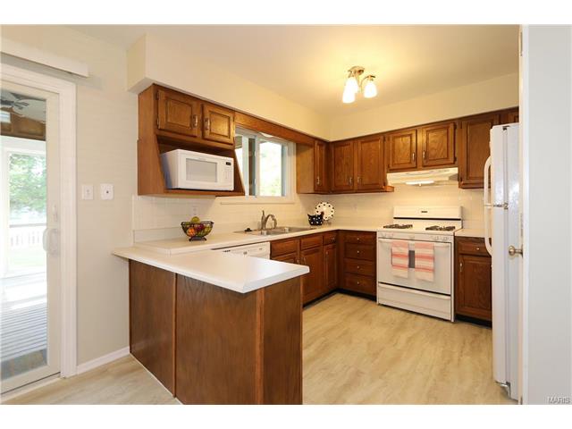 5 Carriage Creek Ct, Ballwin, MO 63021 photo 9