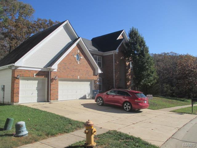 878 Castle Pnes, Ballwin, MO 63021 photo 3