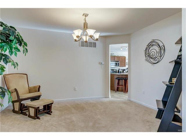 420 Wynchat Dr, O'fallon, MO 63366 photo 7