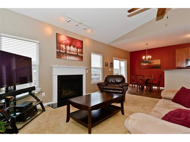 92 Tisbury, O'fallon, MO 63366 photo 5