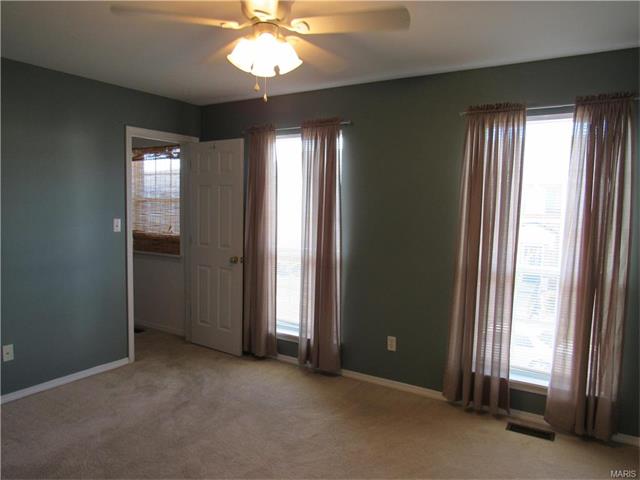 915 Rolling Thunder Dr, O'fallon, MO 63368 photo 5