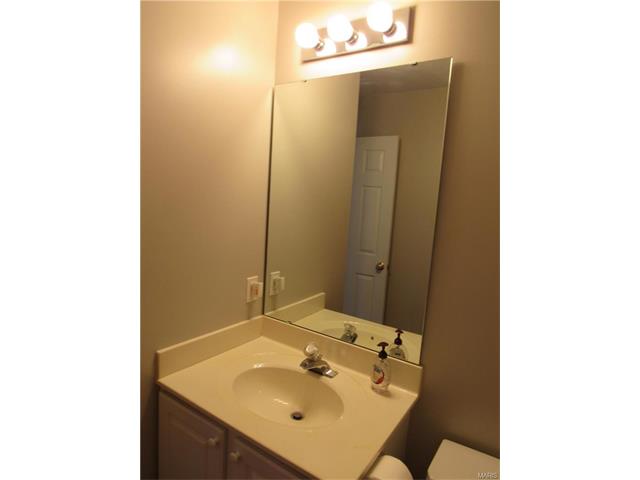 915 Rolling Thunder Dr, O'fallon, MO 63368 photo 17
