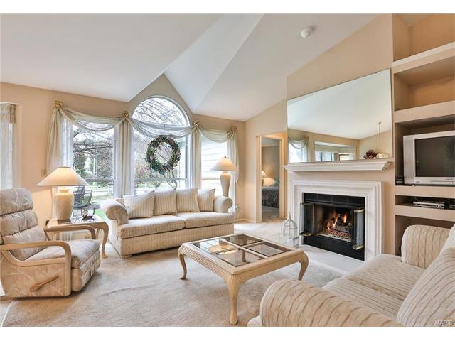 16944 Hickory Crest Dr, Ballwin, MO 63011 photo 5