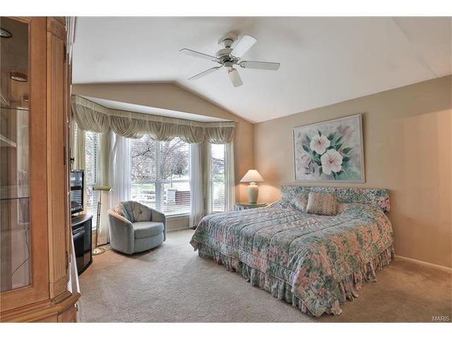 16944 Hickory Crest Dr, Ballwin, MO 63011 photo 11