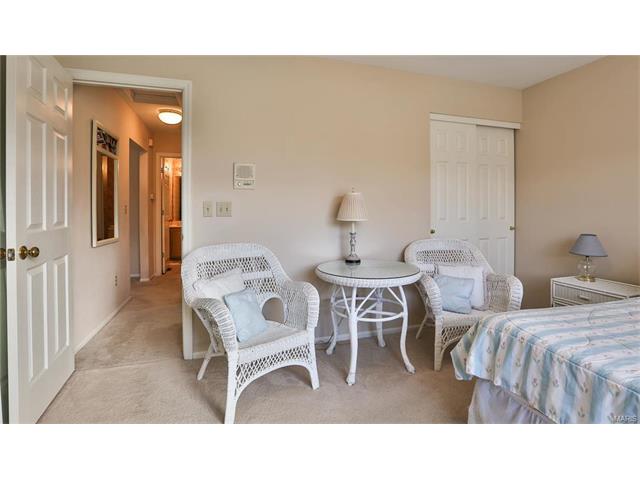 16944 Hickory Crest Dr, Ballwin, MO 63011 photo 15