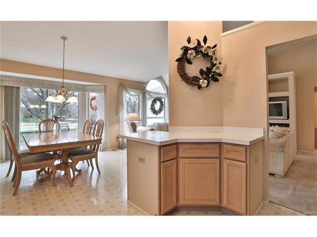 16944 Hickory Crest Dr, Ballwin, MO 63011 photo 9