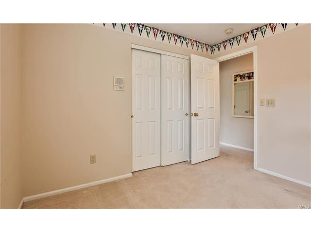 16944 Hickory Crest Dr, Ballwin, MO 63011 photo 17