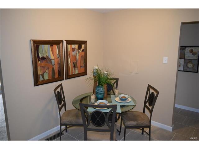 720 La Bonne, Ballwin, MO 63021 photo 5