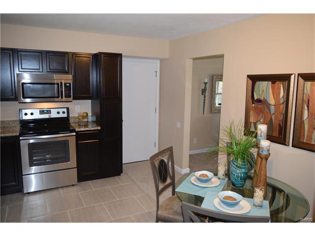 720 La Bonne, Ballwin, MO 63021 photo 3